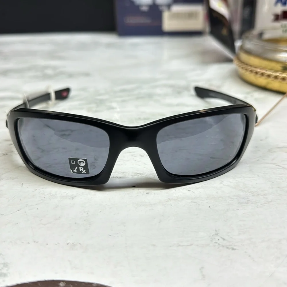 NEW OAKLEY OO9238-06 (4+1)^2 BLACK POLARIZED AUTHENTIC SUNGLASSES no case
